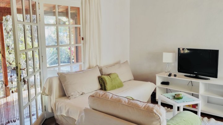 Apartmentanlage mit Pool, tropischem Garten und Meerblick in Las Manchas