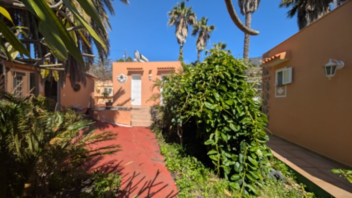 Apartmentanlage mit Pool, tropischem Garten und Meerblick in Las Manchas