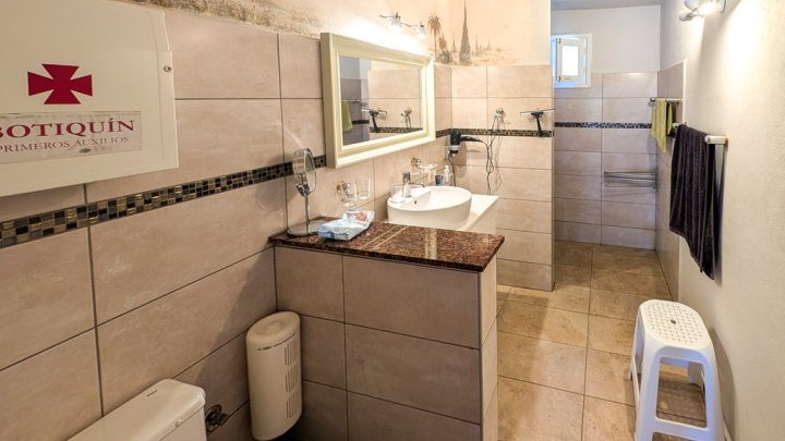 Apartmentanlage mit Pool, tropischem Garten und Meerblick in Las Manchas
