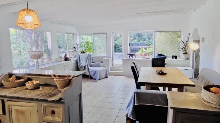Apartmentanlage mit Pool, tropischem Garten und Meerblick in Las Manchas