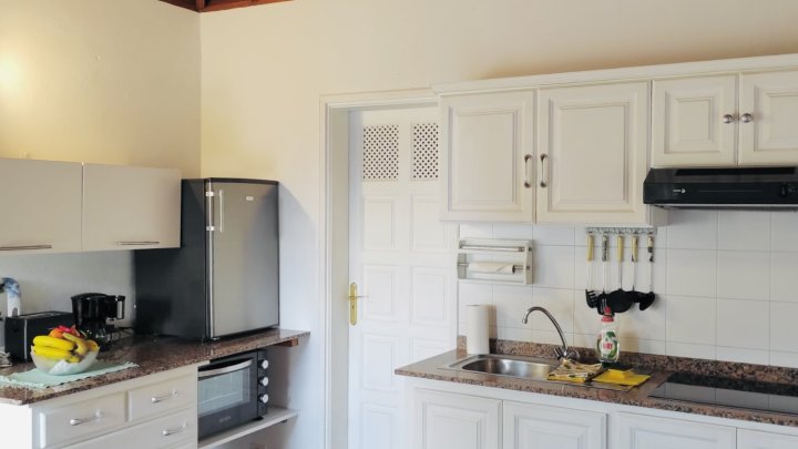 Apartmentanlage mit Pool, tropischem Garten und Meerblick in Las Manchas