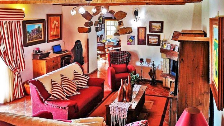 Canarian Winery Estate with Sea Views and Vineyard in Garafía
