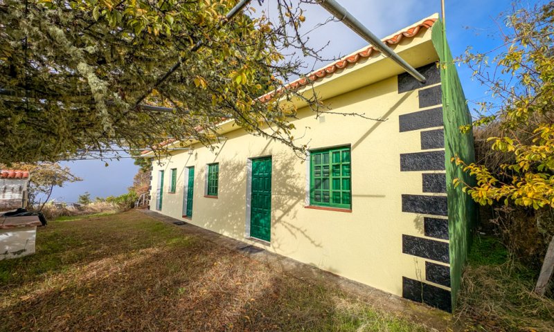 Naturfinca mit Cueva und großem Grundstück in Garafía