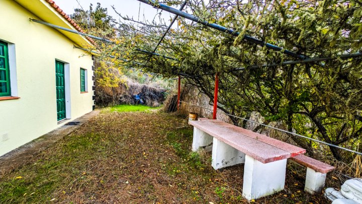 Naturfinca mit Cueva und großem Grundstück in Garafía