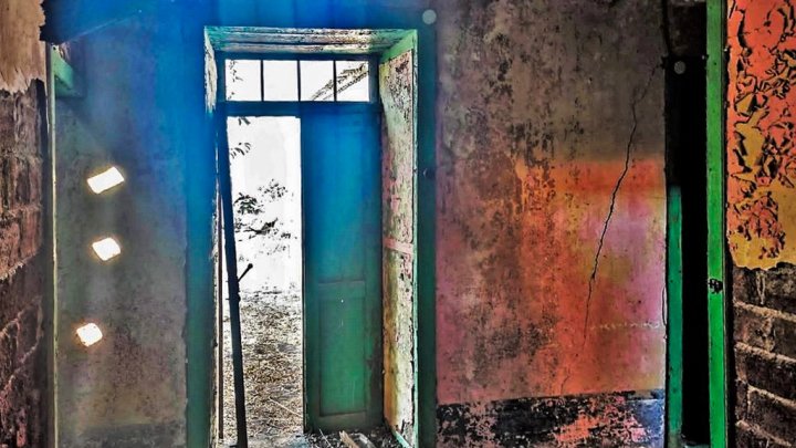 Baugrundstück mit kanarischem Altbestand und Meerblick in El Paso