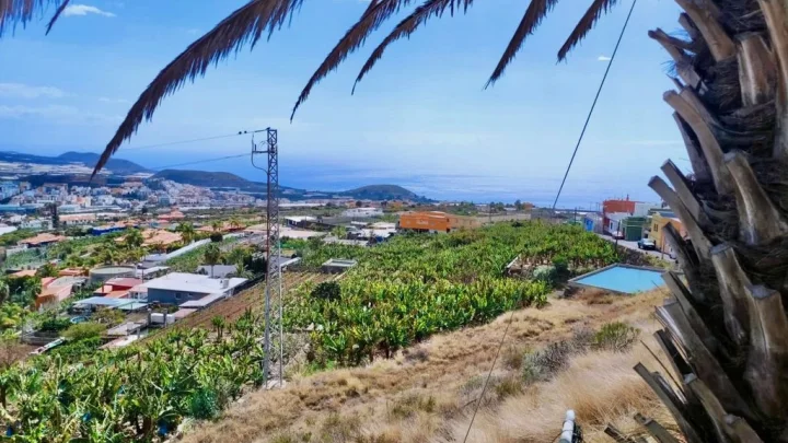 Grundstück mit Baugenehmigung und Atlantikblick in Los Barros