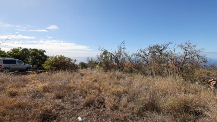 Grundstück mit Wasserbecken und Tourismuspotenzial in Tijarafe